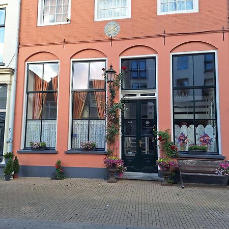 Bed and Breakfast De Zevenster "Gevestigd Aan De Winkelstraat" Кампен Экстерьер фото