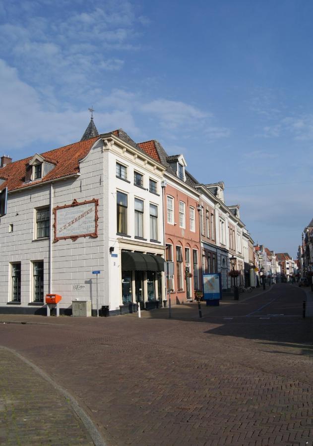 Bed and Breakfast De Zevenster "Gevestigd Aan De Winkelstraat" Кампен Экстерьер фото