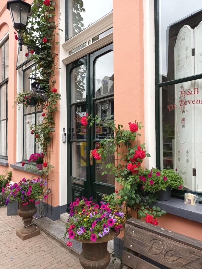 Bed and Breakfast De Zevenster "Gevestigd Aan De Winkelstraat" Кампен Экстерьер фото